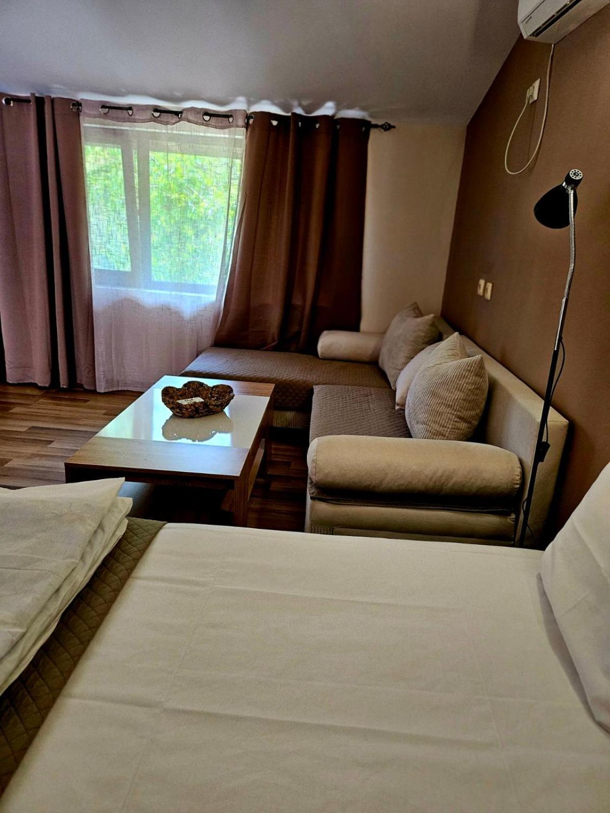 Orehite-Family Hotel ,Food & Pool Bozhichen Exterior foto