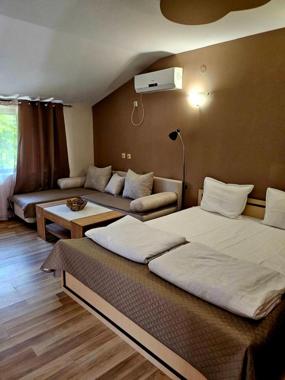 Orehite-Family Hotel ,Food & Pool Bozhichen Exterior foto